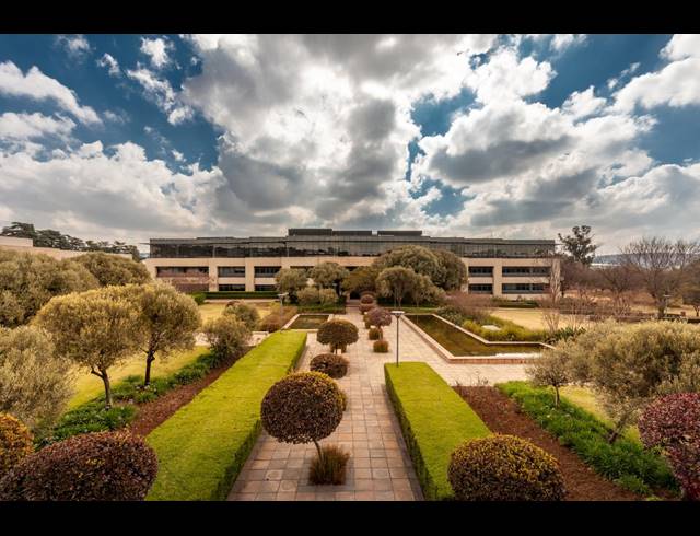 1,000M² OFFICE TO LET IN KENSINGTON